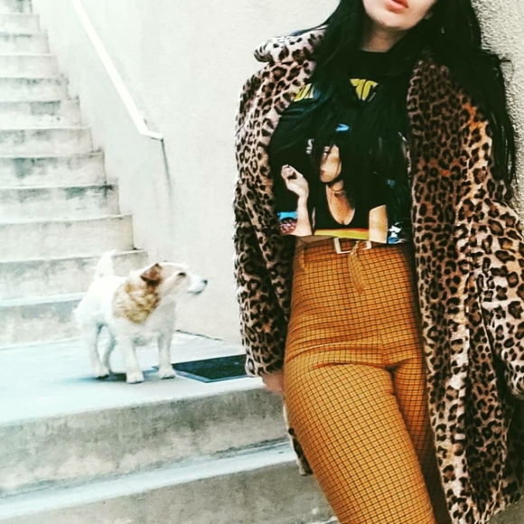 Meet your posher, Amy - Picture 4 of 4